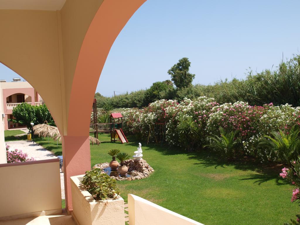 Villa Rita Apartments A Tavronitis Exteriör bild