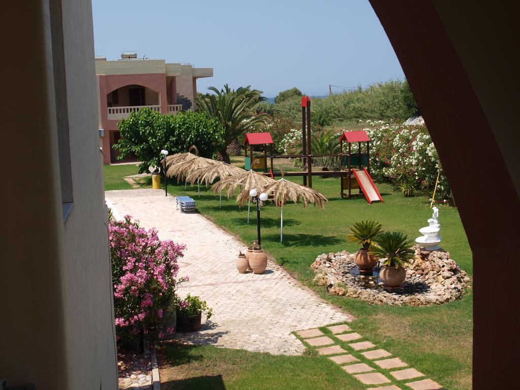 Villa Rita Apartments A Tavronitis Exteriör bild