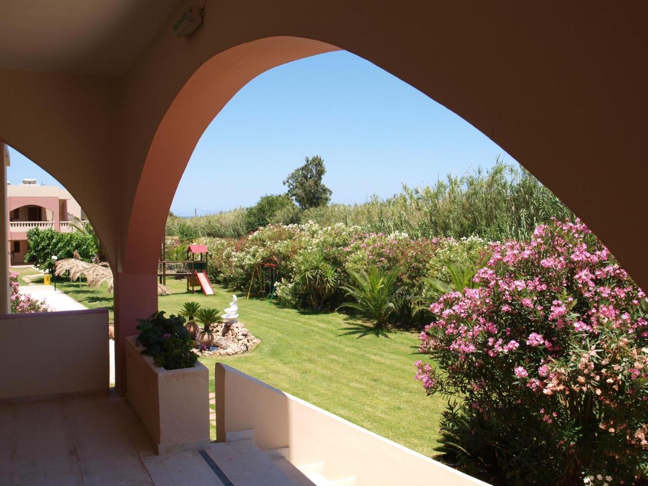 Villa Rita Apartments A Tavronitis Exteriör bild